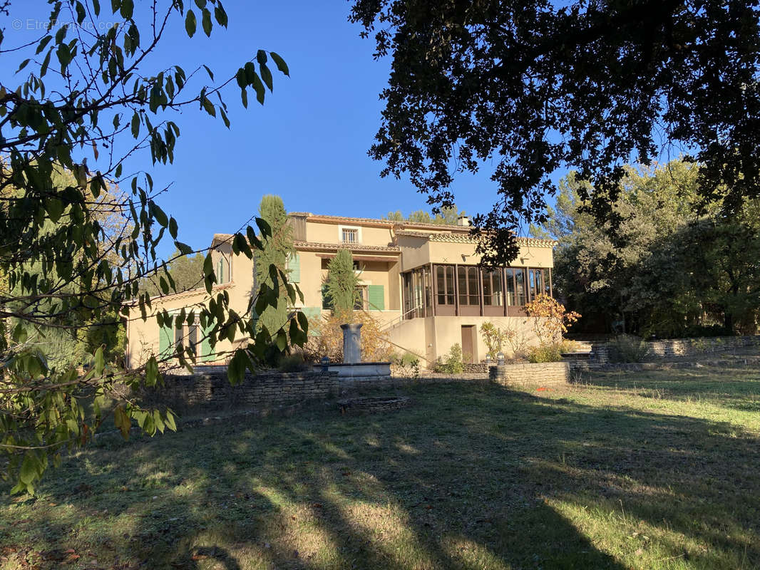 Maison à GORDES