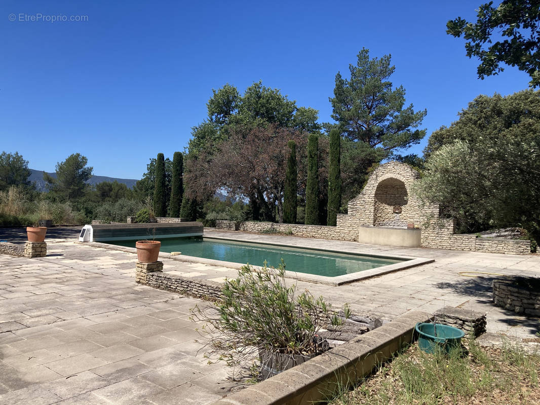 Maison à GORDES