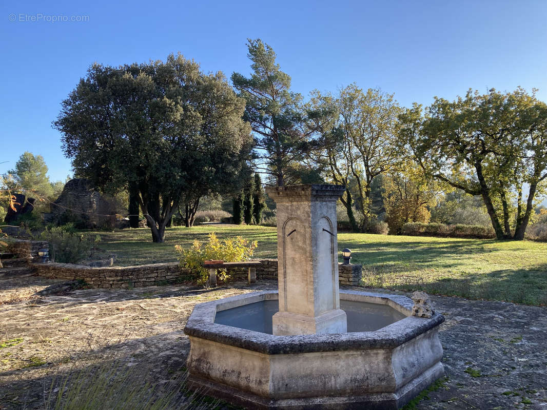 Maison à GORDES