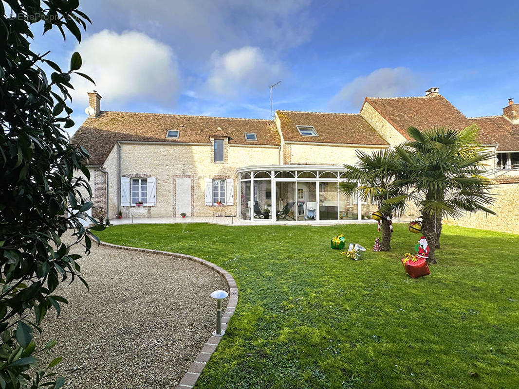 Maison à JOIGNY