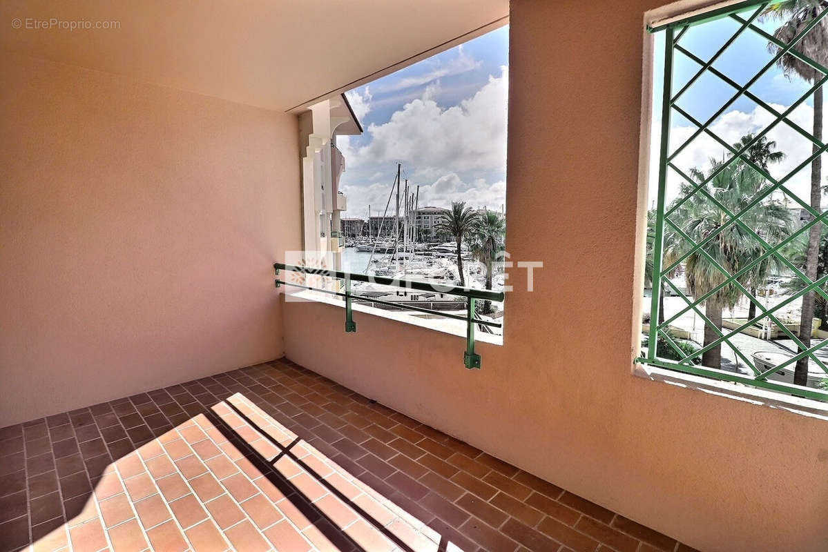 Appartement à FREJUS