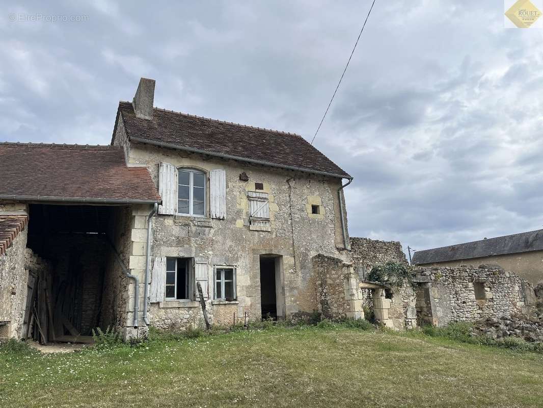 Maison à SAINT-PIERRE-DE-MAILLE