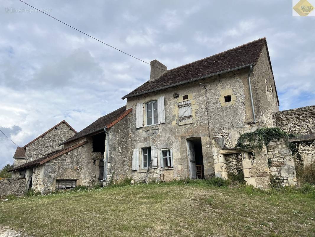 Maison à SAINT-PIERRE-DE-MAILLE