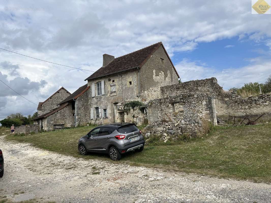 Maison à SAINT-PIERRE-DE-MAILLE