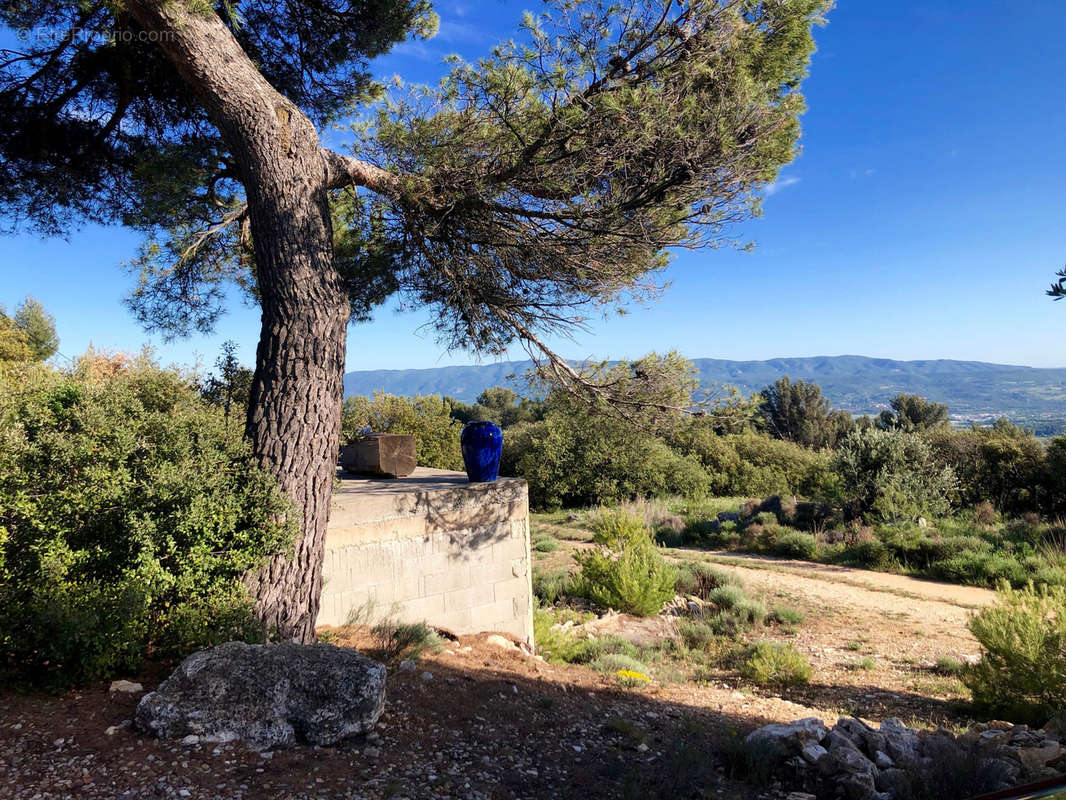 Maison à SAINT-SATURNIN-LES-APT