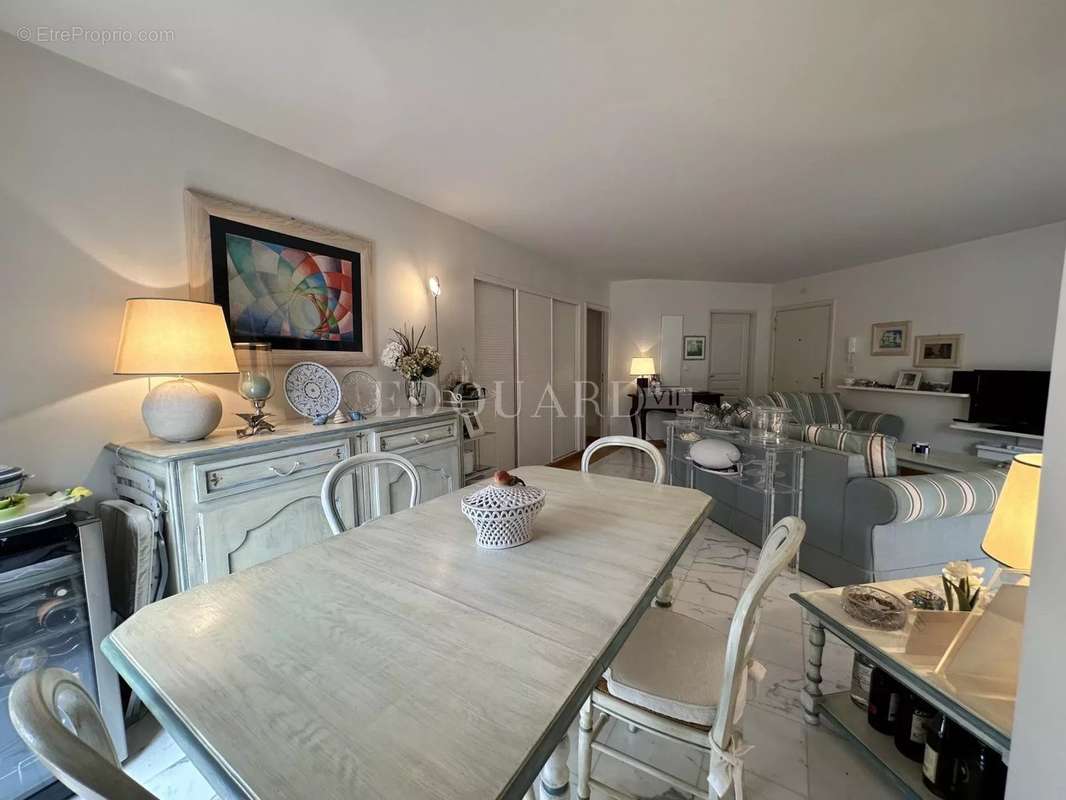 Appartement à ROQUEBRUNE-CAP-MARTIN