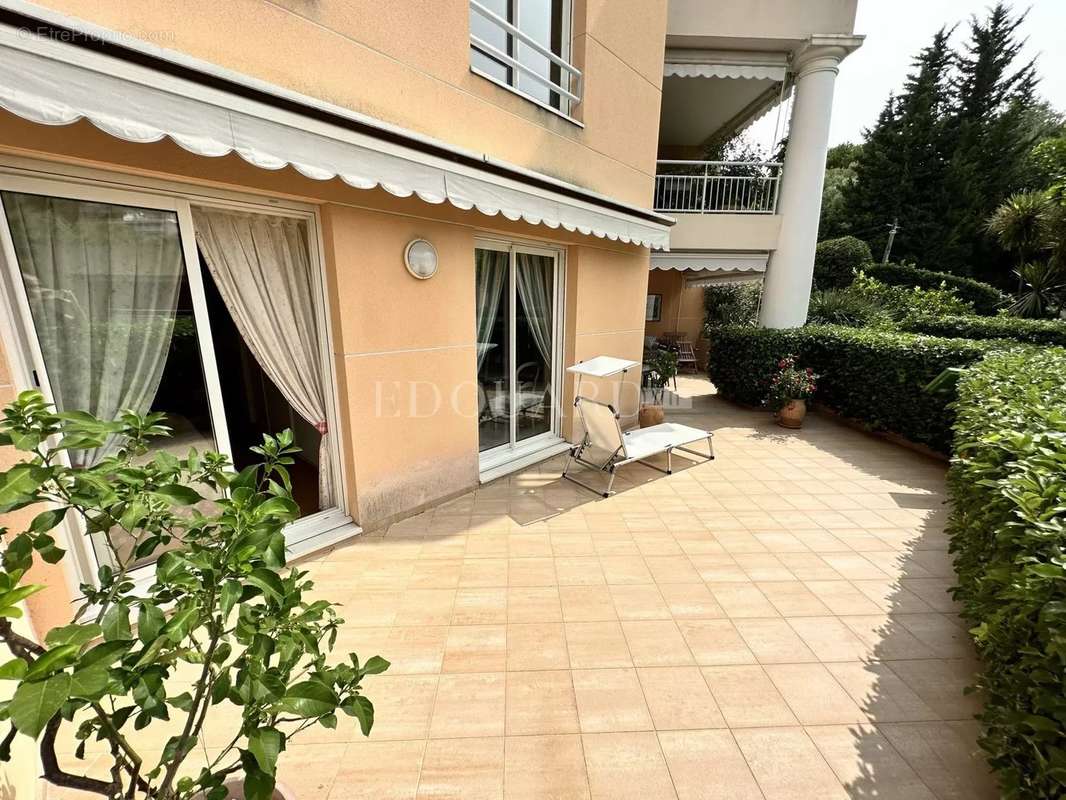 Appartement à ROQUEBRUNE-CAP-MARTIN