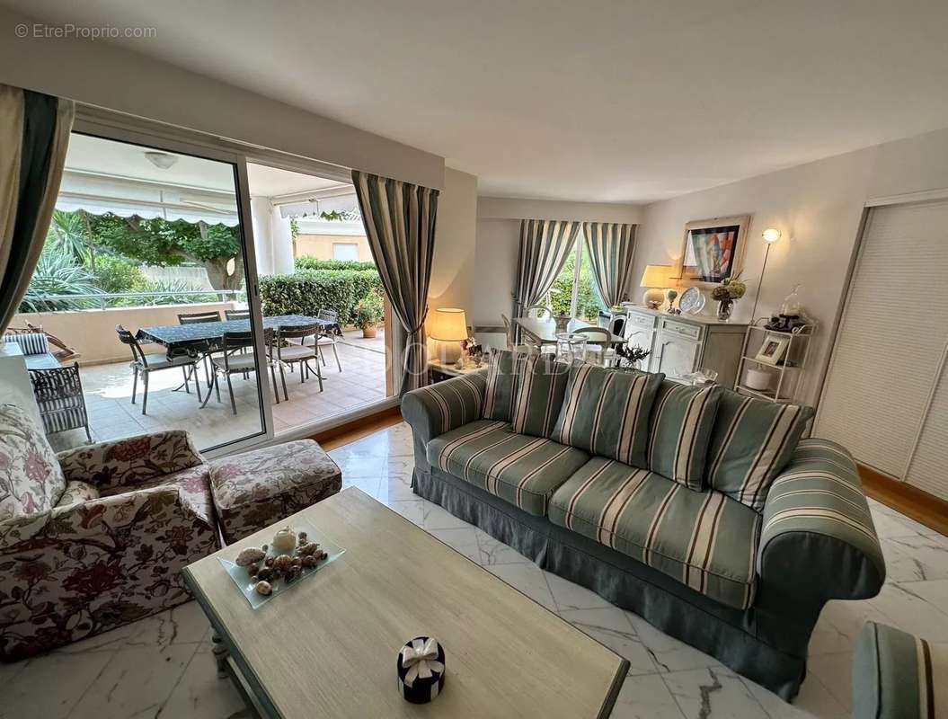 Appartement à ROQUEBRUNE-CAP-MARTIN