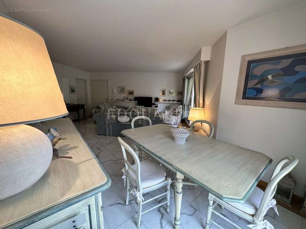 Appartement à ROQUEBRUNE-CAP-MARTIN