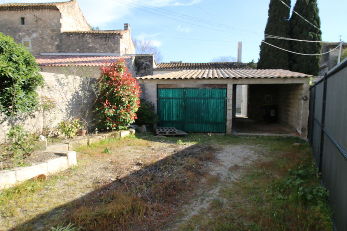 Maison à FONTVIEILLE