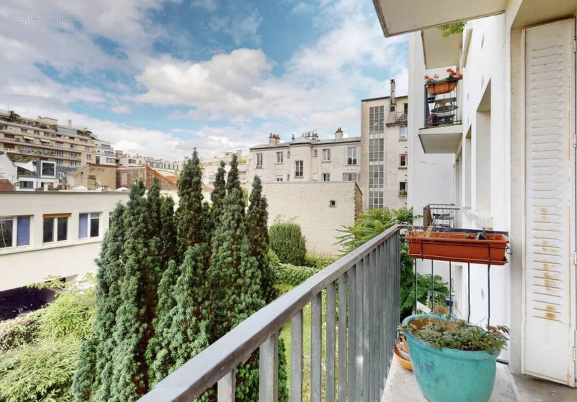 Appartement à PARIS-16E