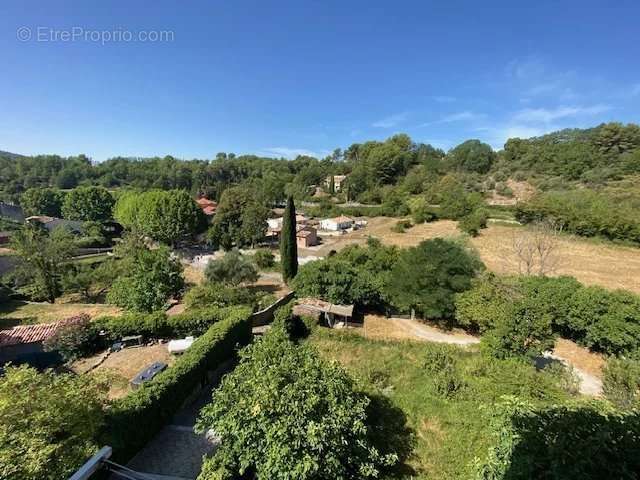 Appartement à MONTFERRAT