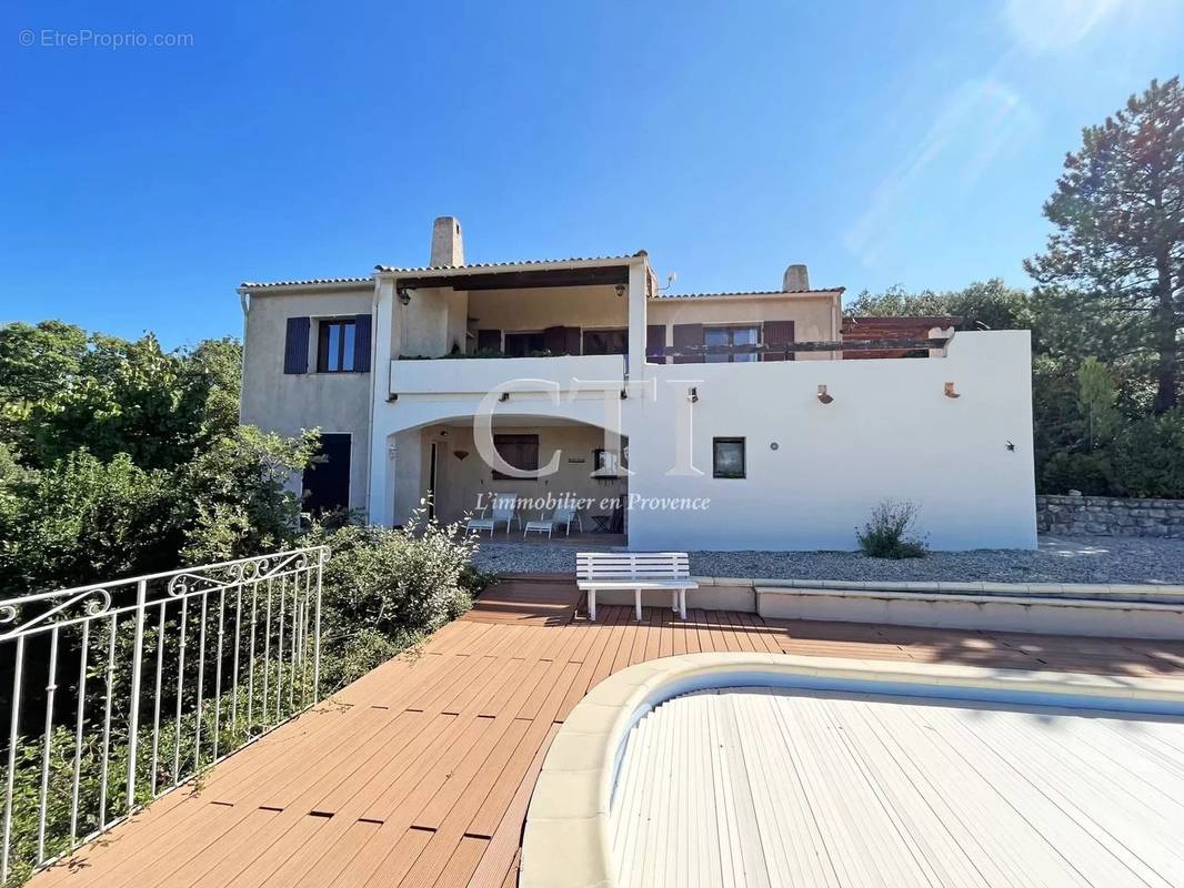 Maison à VAISON-LA-ROMAINE