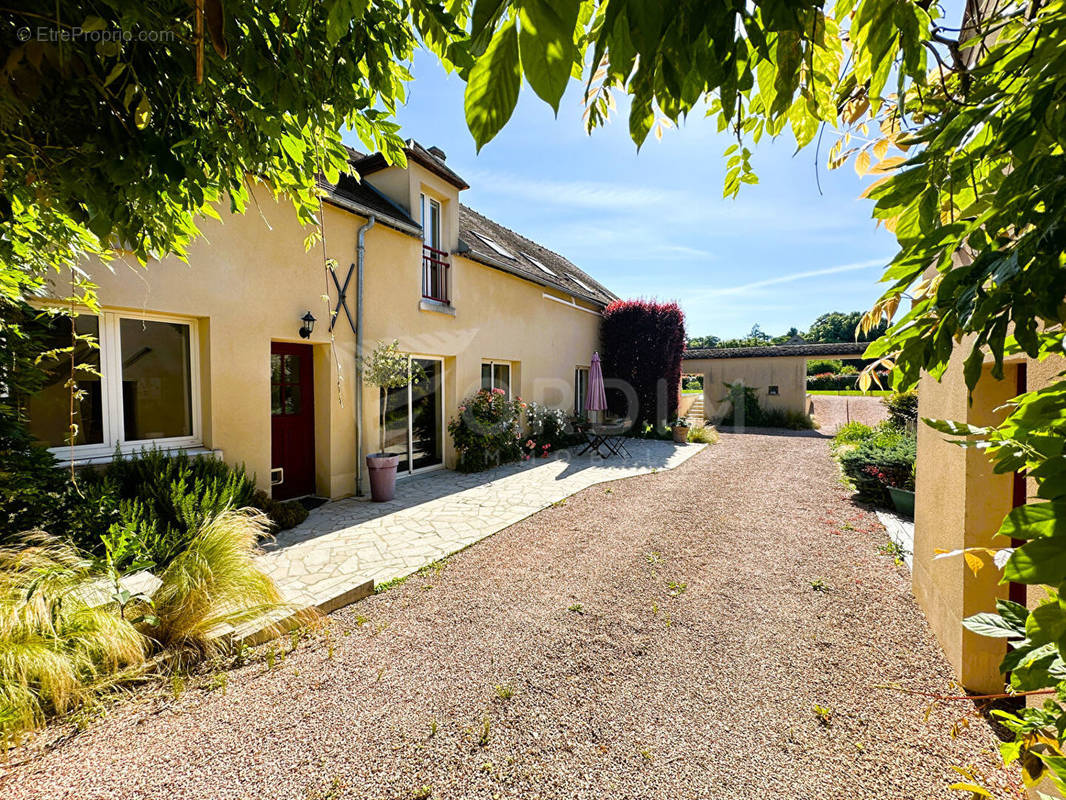 Maison à JOIGNY