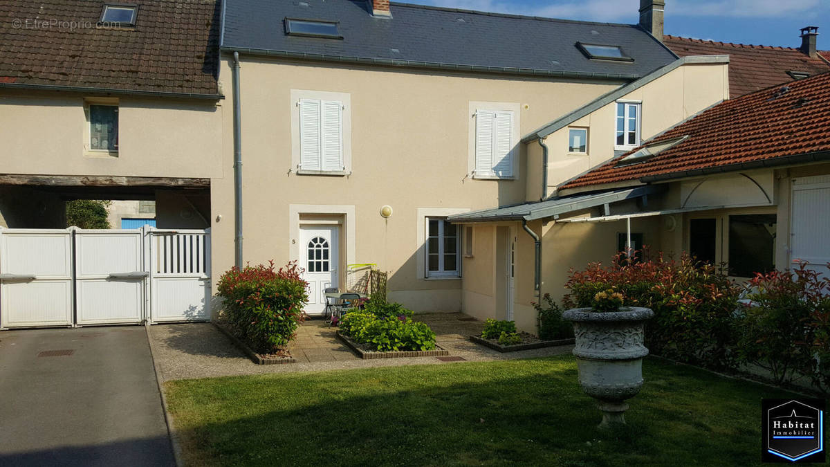 Appartement à LE PLESSIS-BELLEVILLE