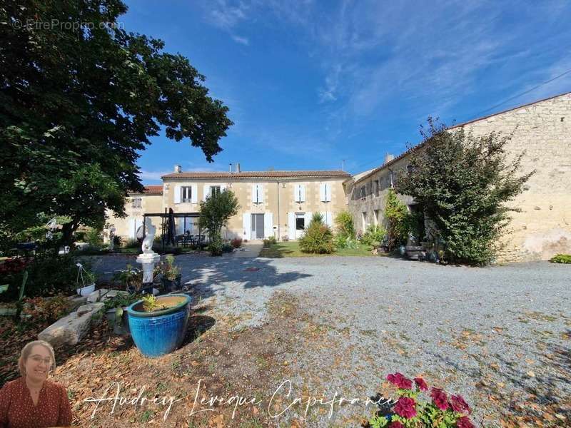 Maison à SURGERES