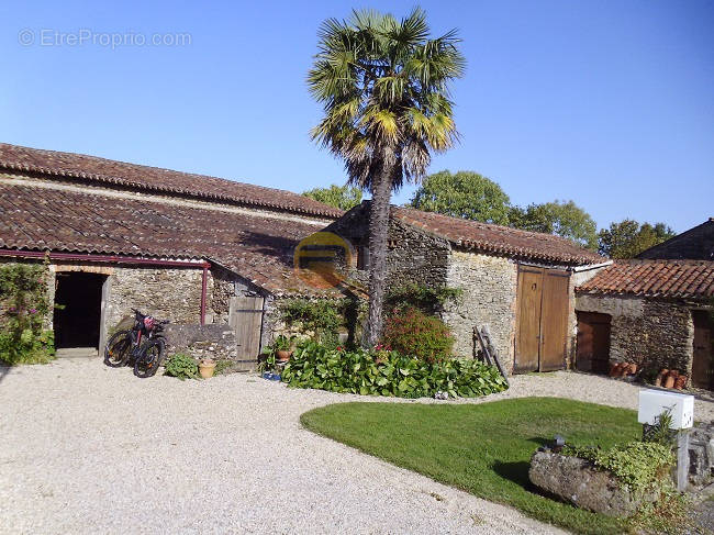 Maison à ROCHESERVIERE