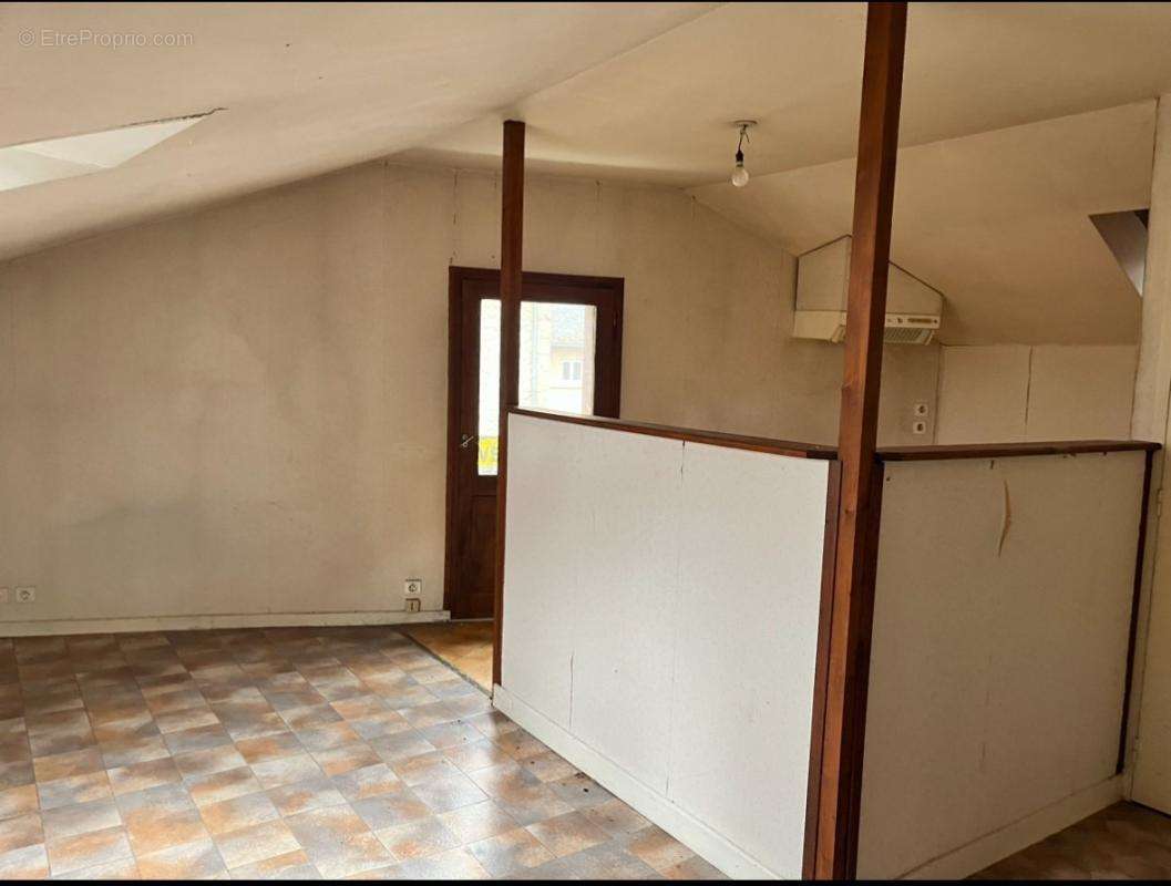 Appartement à POLMINHAC