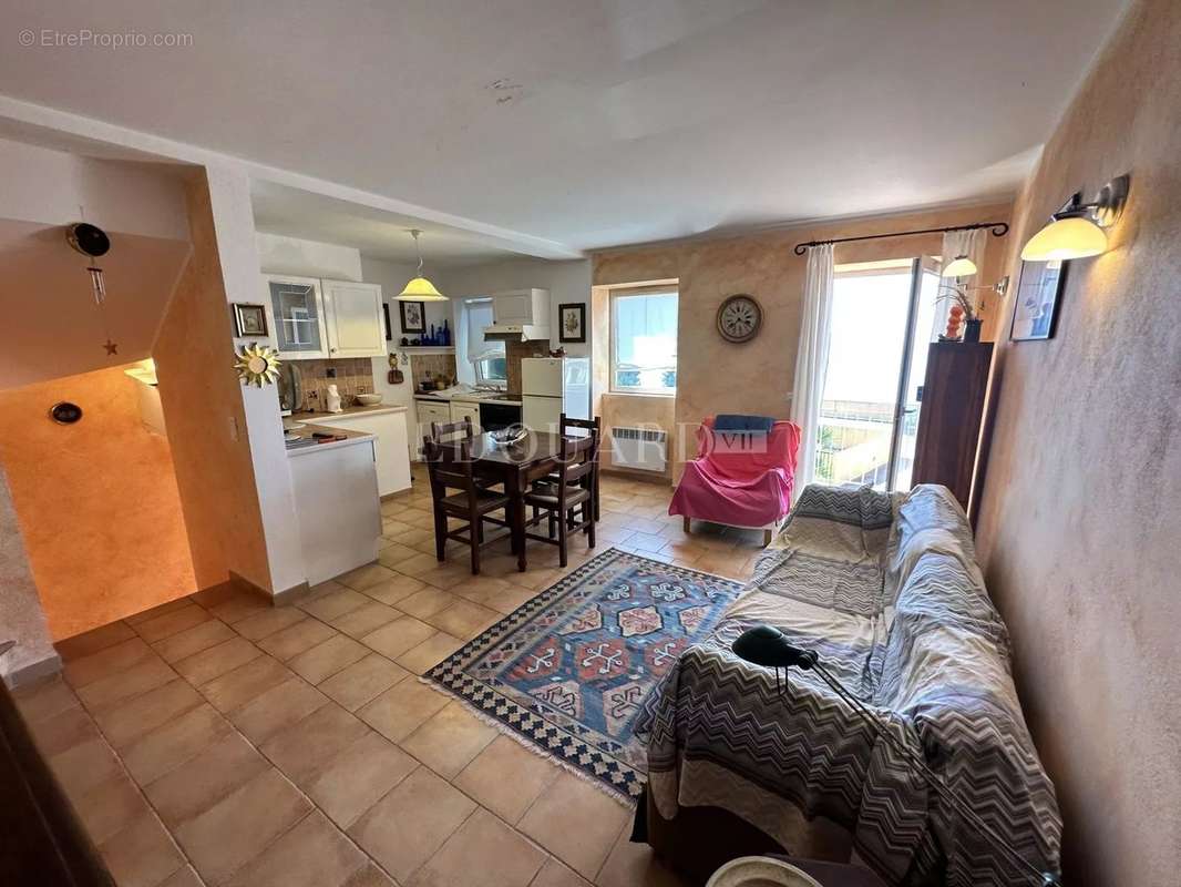 Appartement à ROQUEBRUNE-CAP-MARTIN