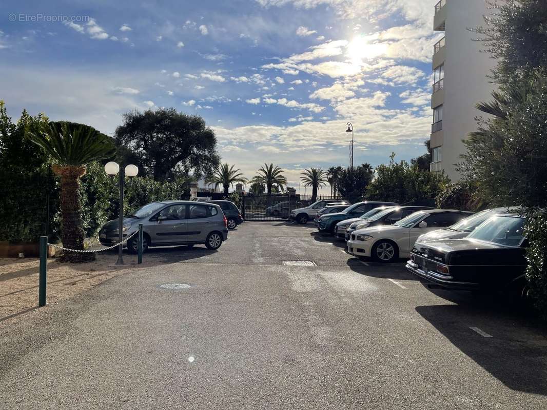 parking  - Appartement à ROQUEBRUNE-CAP-MARTIN