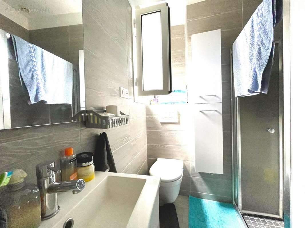 salle d&#039;eau - wc - Appartement à ROQUEBRUNE-CAP-MARTIN