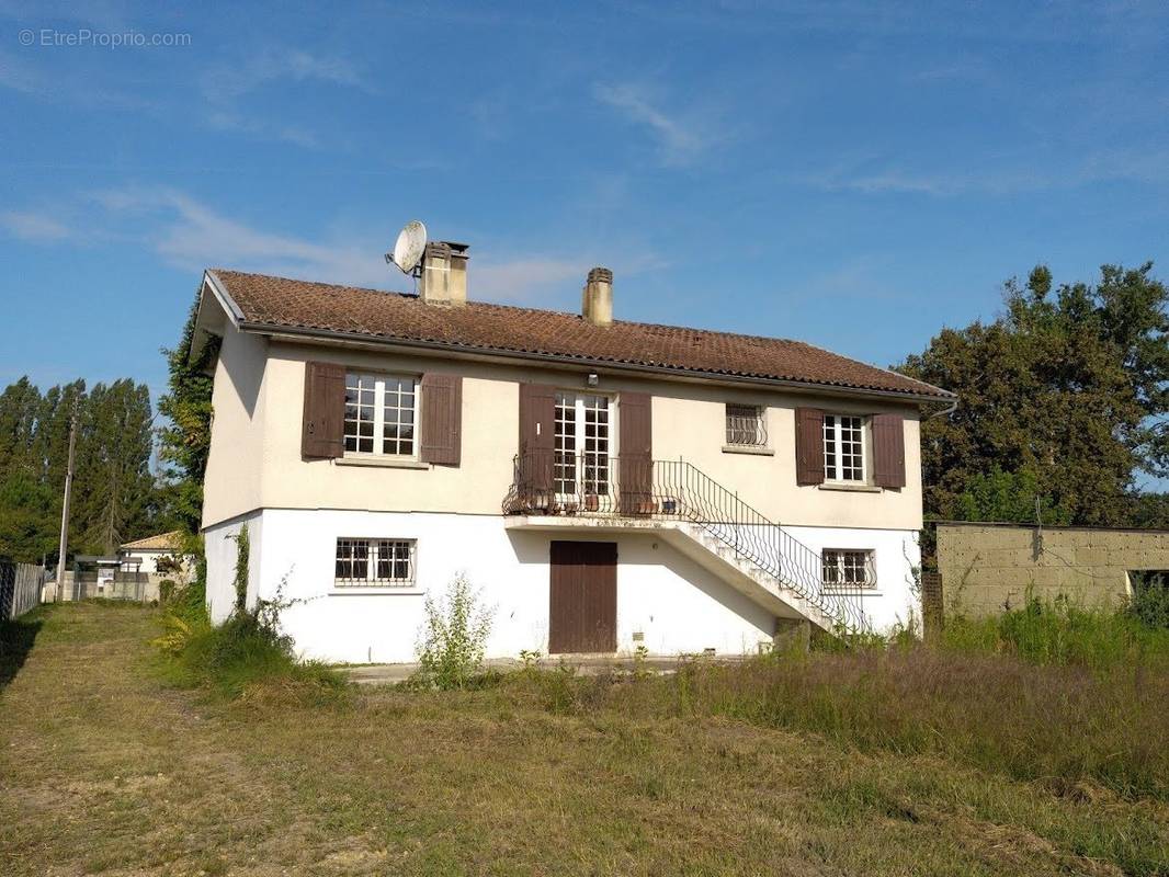 Maison à SAINT-MICHEL-DE-RIEUFRET