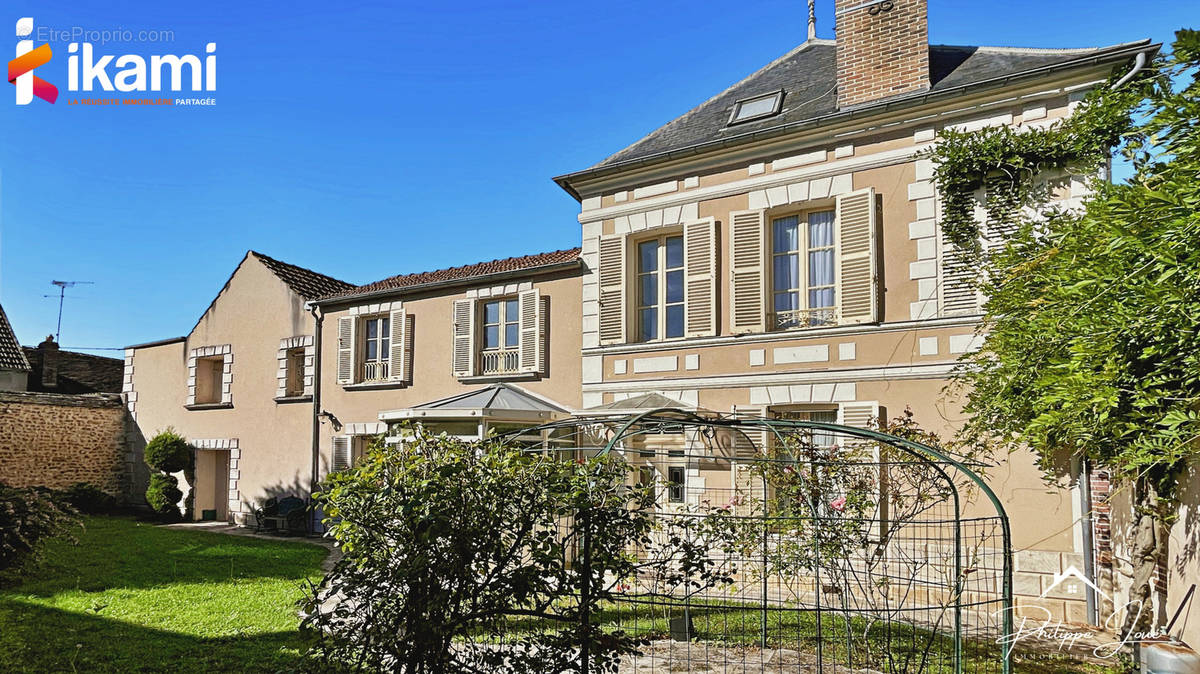 Maison à VILLENEUVE-SUR-YONNE