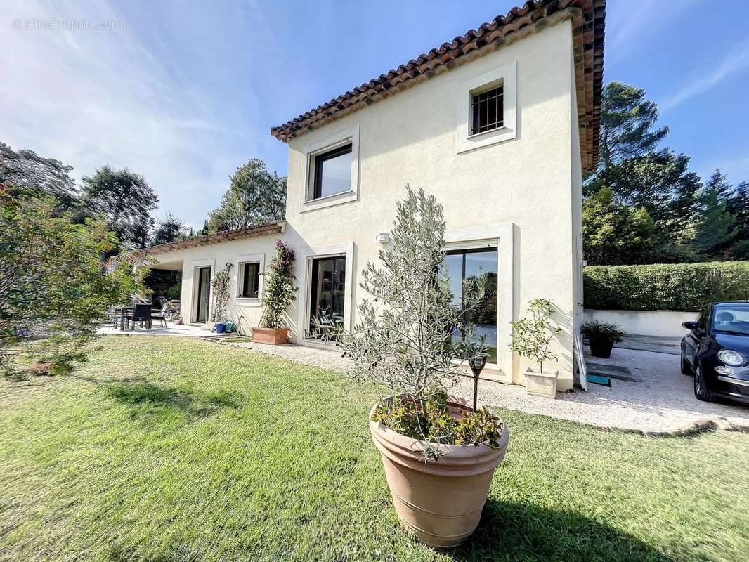 Maison à MOUGINS