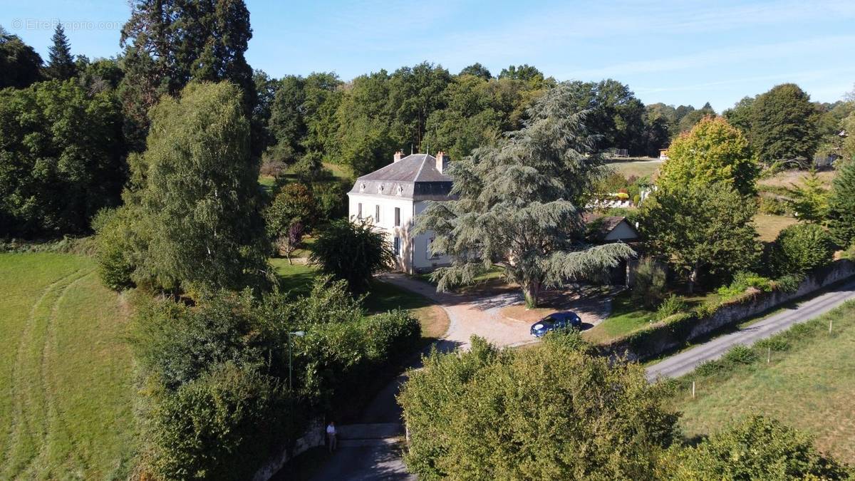 Maison à BERSAC-SUR-RIVALIER