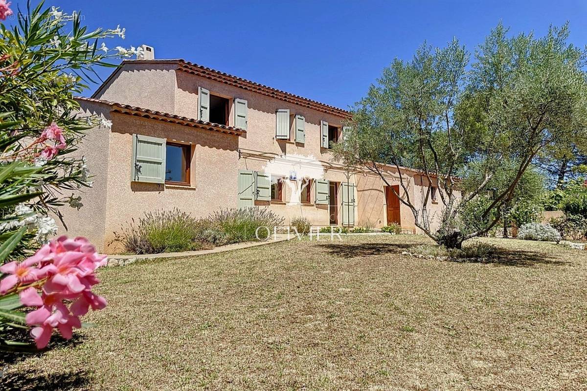 Maison à SAINT-SATURNIN-LES-APT