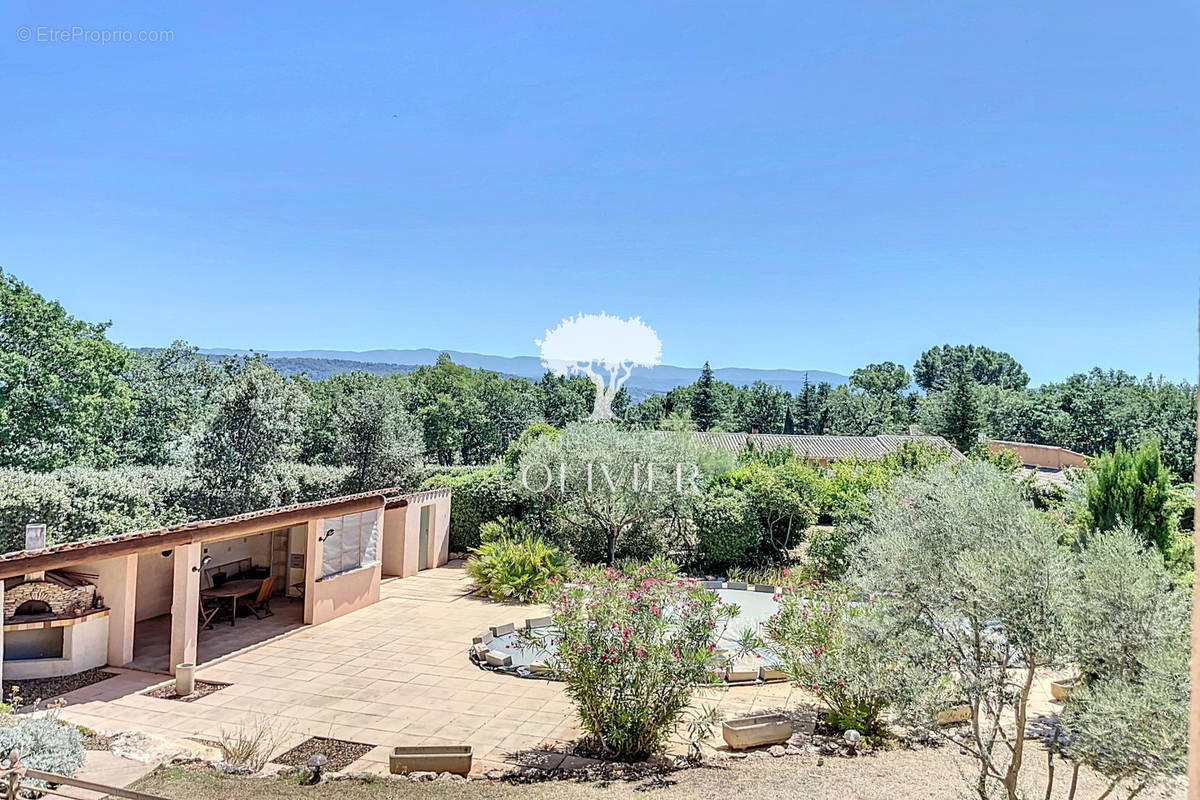 Maison à SAINT-SATURNIN-LES-APT