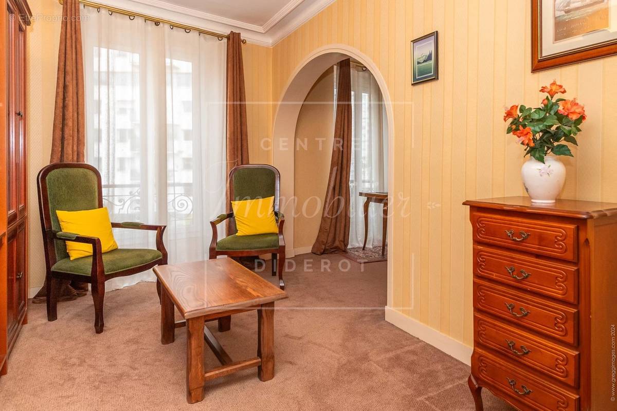 Appartement à PARIS-12E