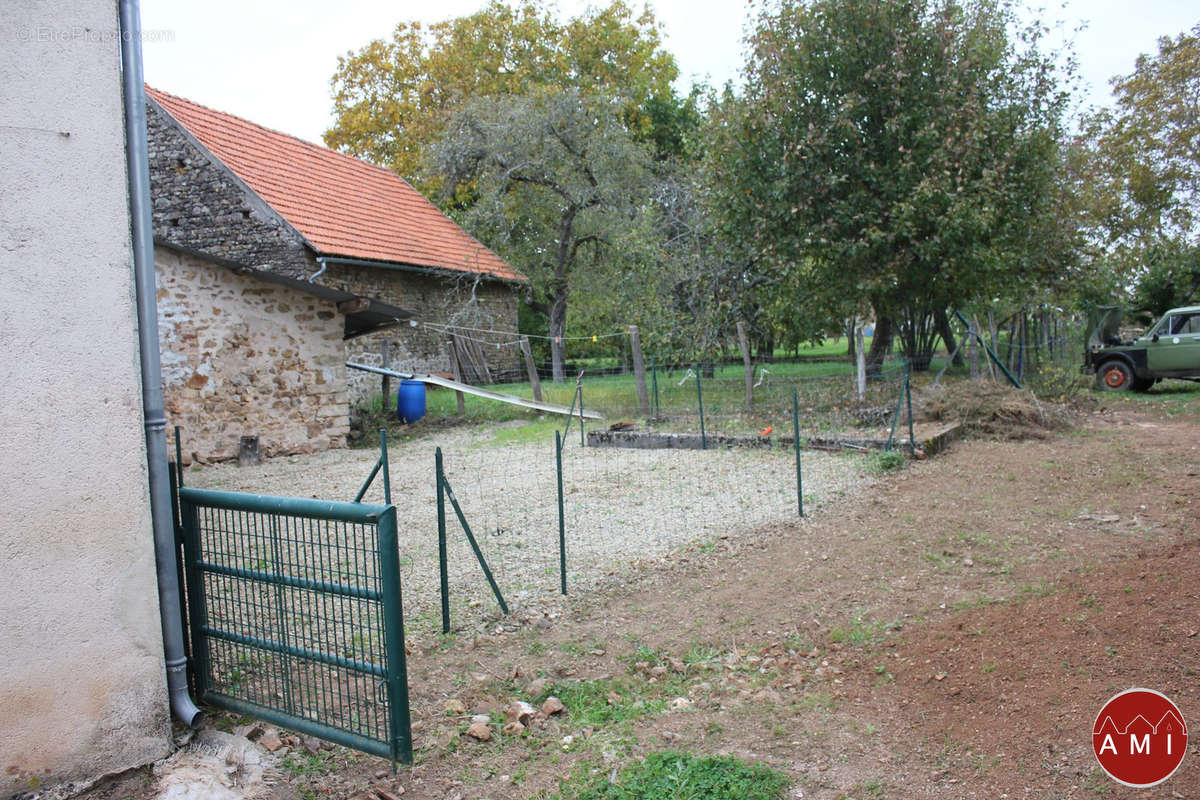 Maison à COURCELLES-FREMOY