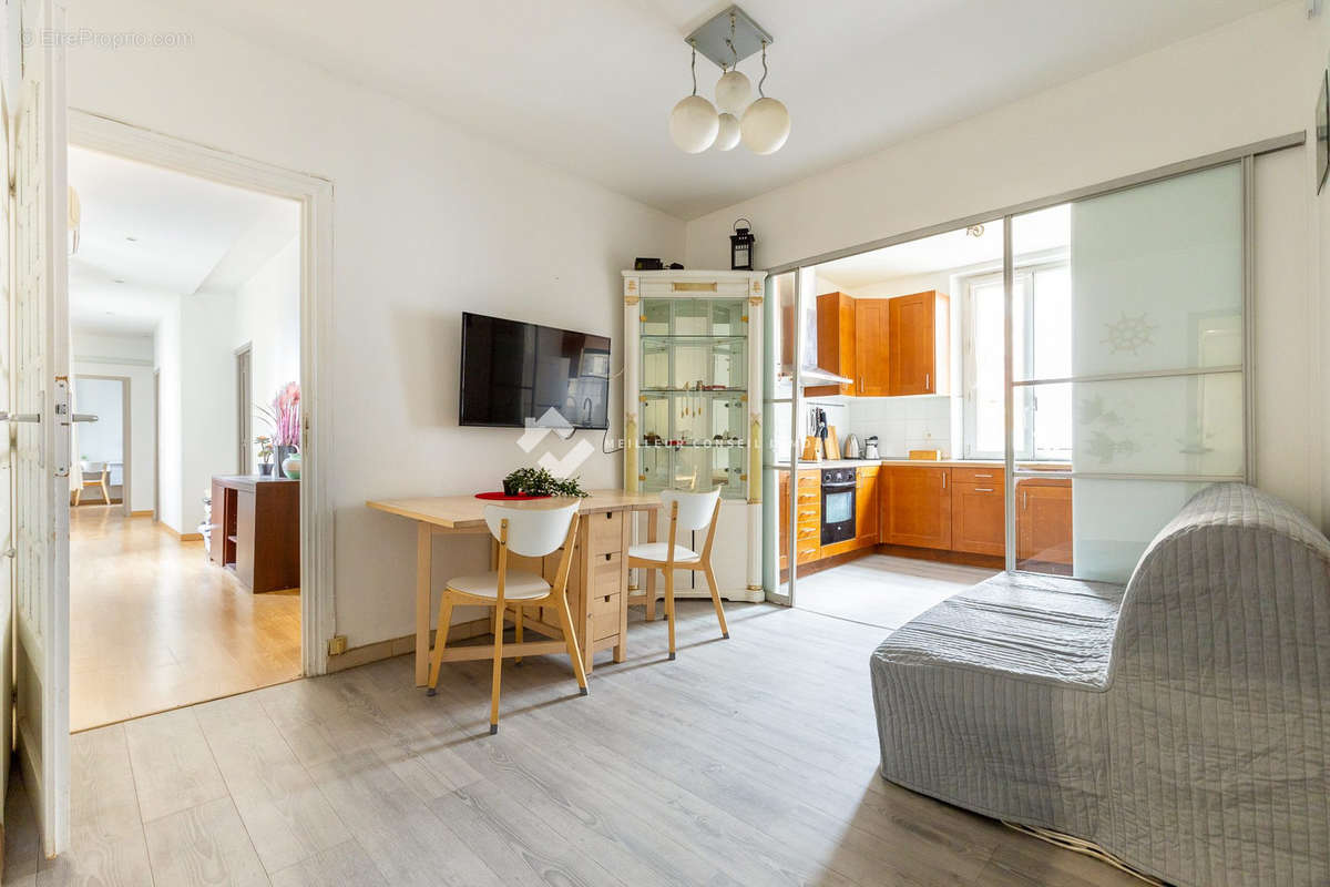 Appartement à MARSEILLE-6E