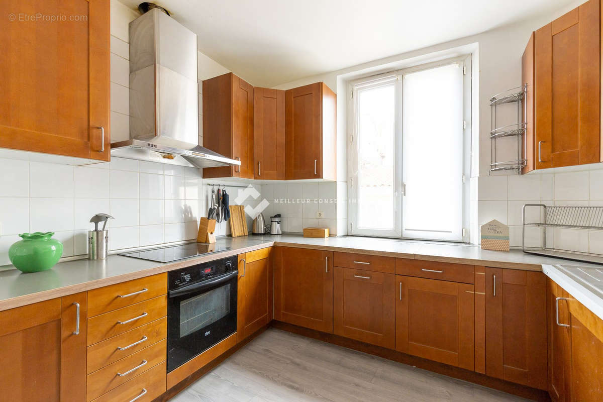 Appartement à MARSEILLE-6E