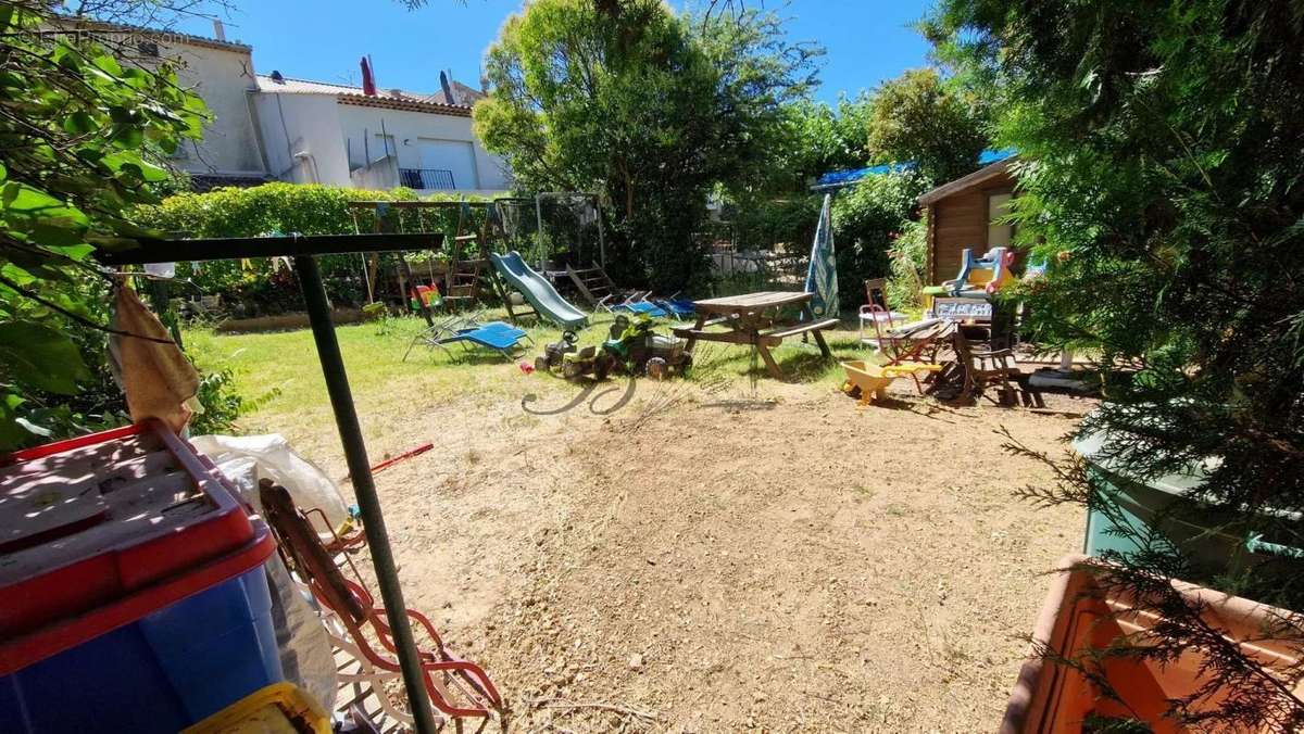 Maison à LA BASTIDE-DES-JOURDANS