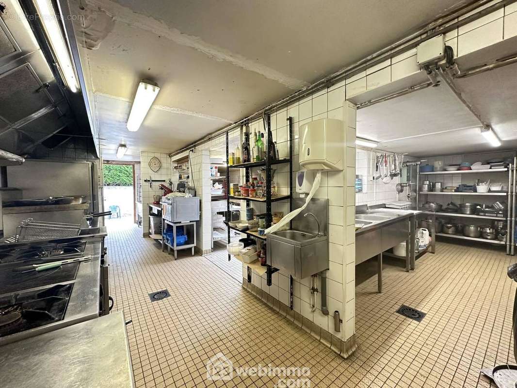 Vous bénéficiez d&#039;une cuisine de 53 m² - Commerce à LAON