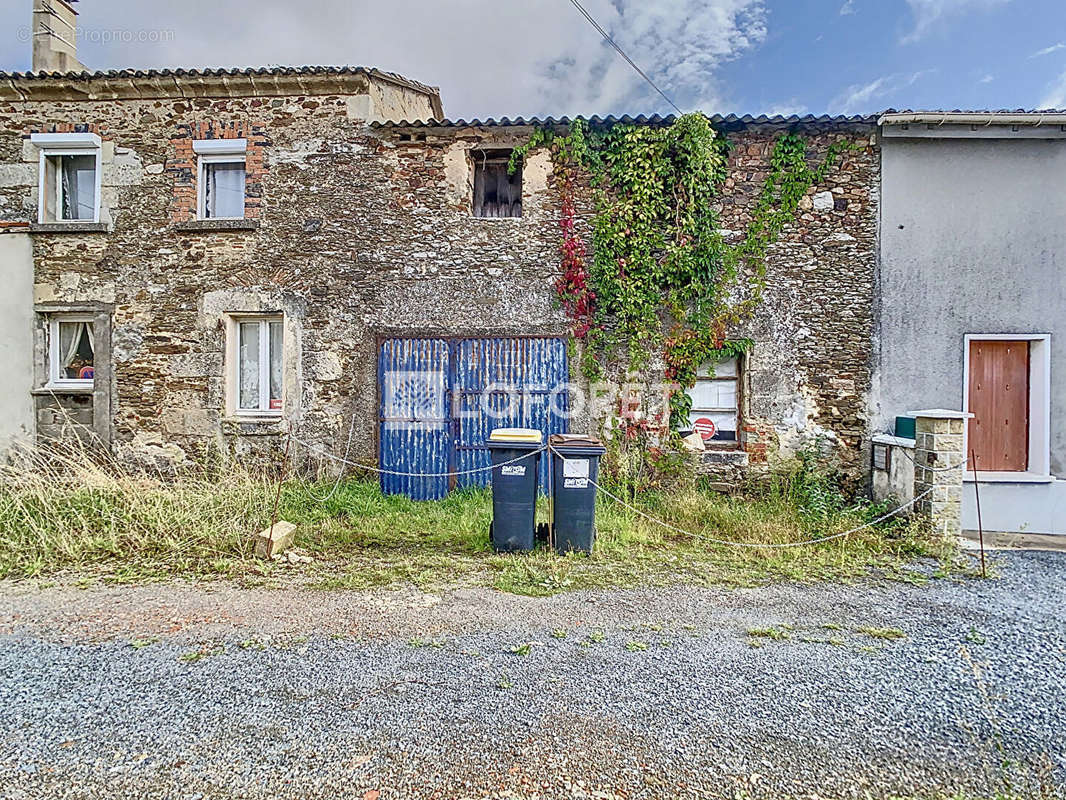 Maison à DOUE-LA-FONTAINE