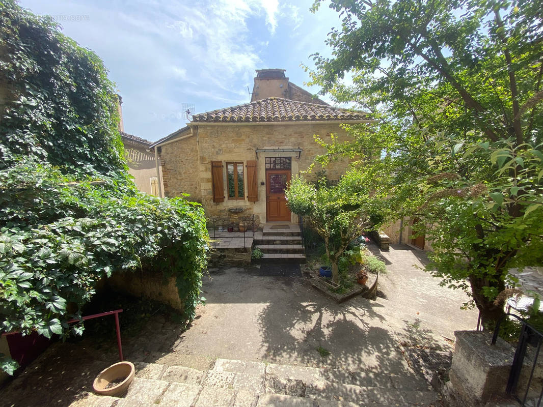 Maison à PUY-L&#039;EVEQUE