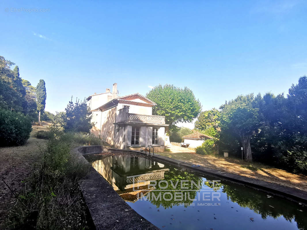 Maison à MONTELIMAR