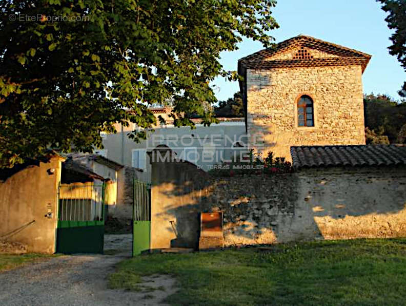 Maison à MONTELIMAR