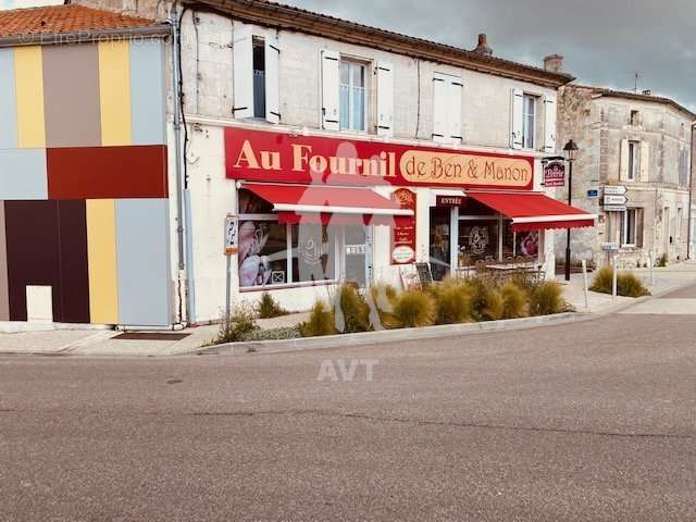 Commerce à CHATEAUNEUF-SUR-CHARENTE