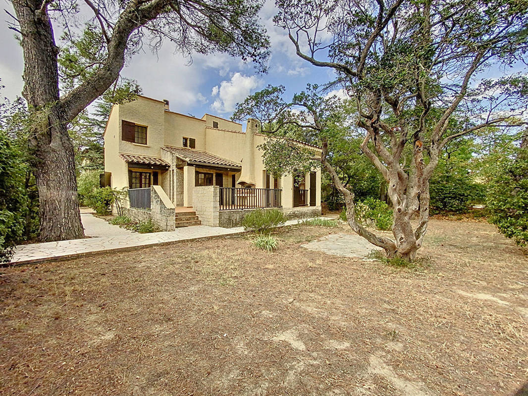 Maison à VILLENEUVE-LES-AVIGNON