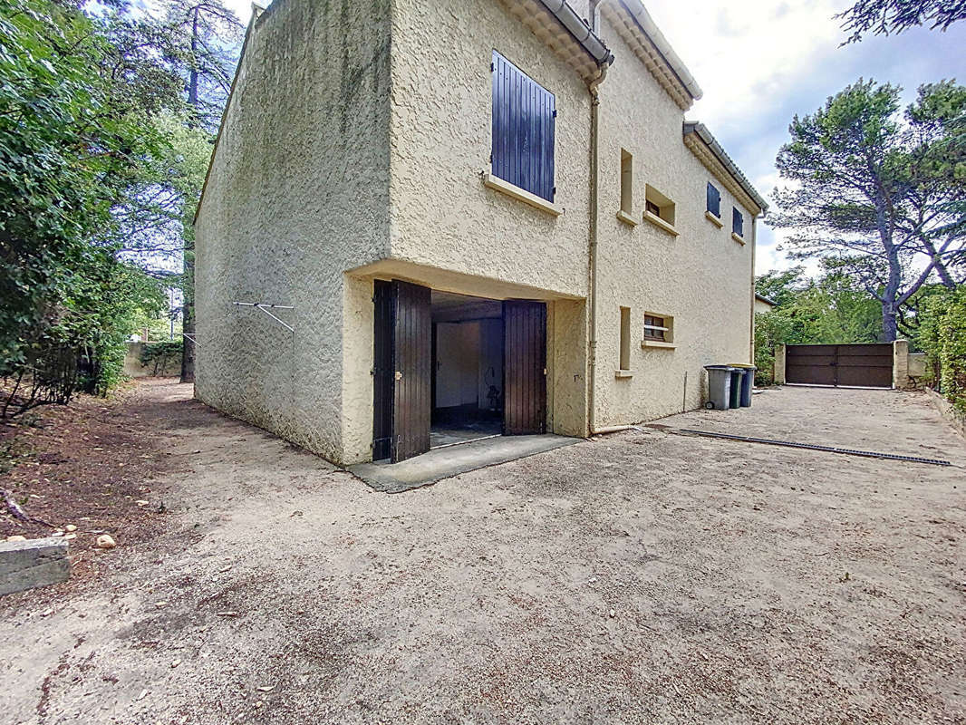 Maison à VILLENEUVE-LES-AVIGNON