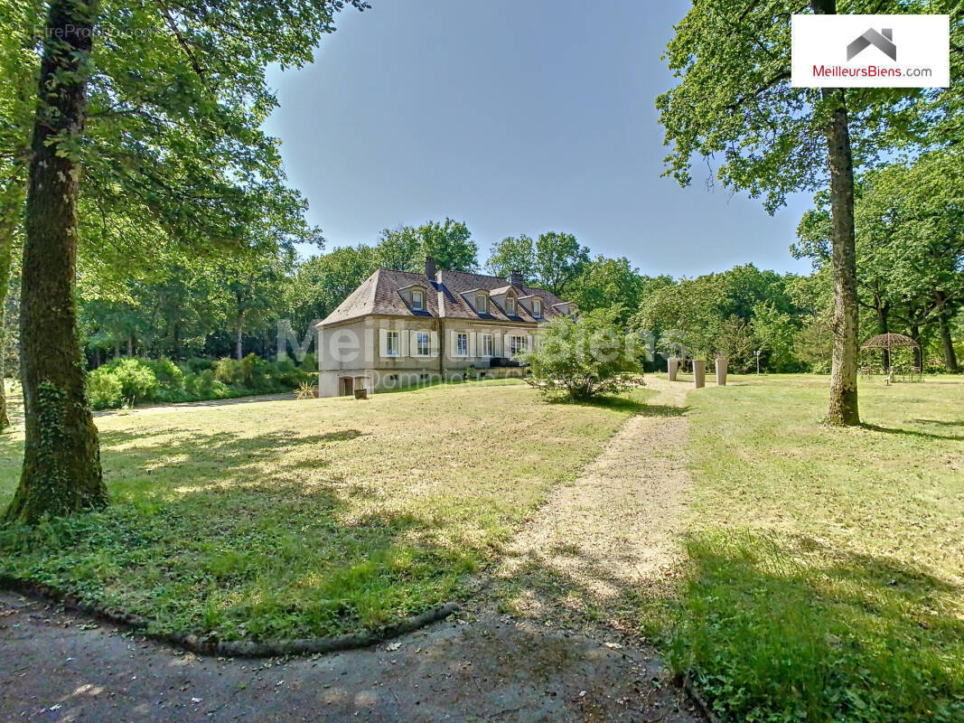 Maison à VENDENESSE-SUR-ARROUX