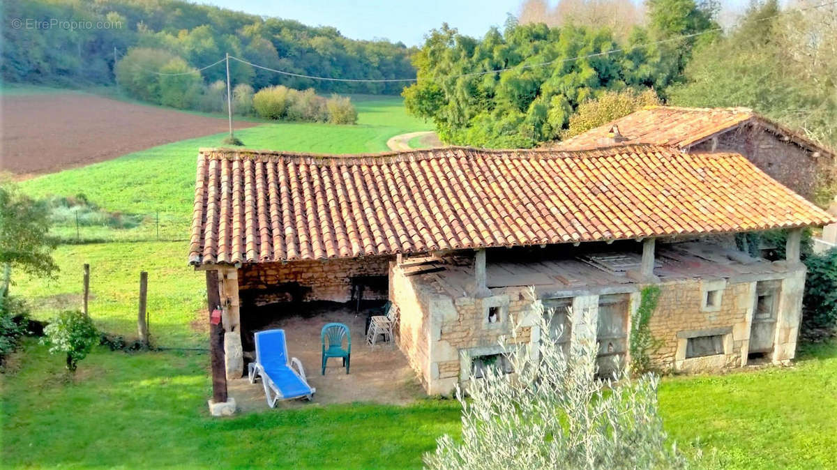 GRANGE - Maison à BEAULIEU-SUR-SONNETTE