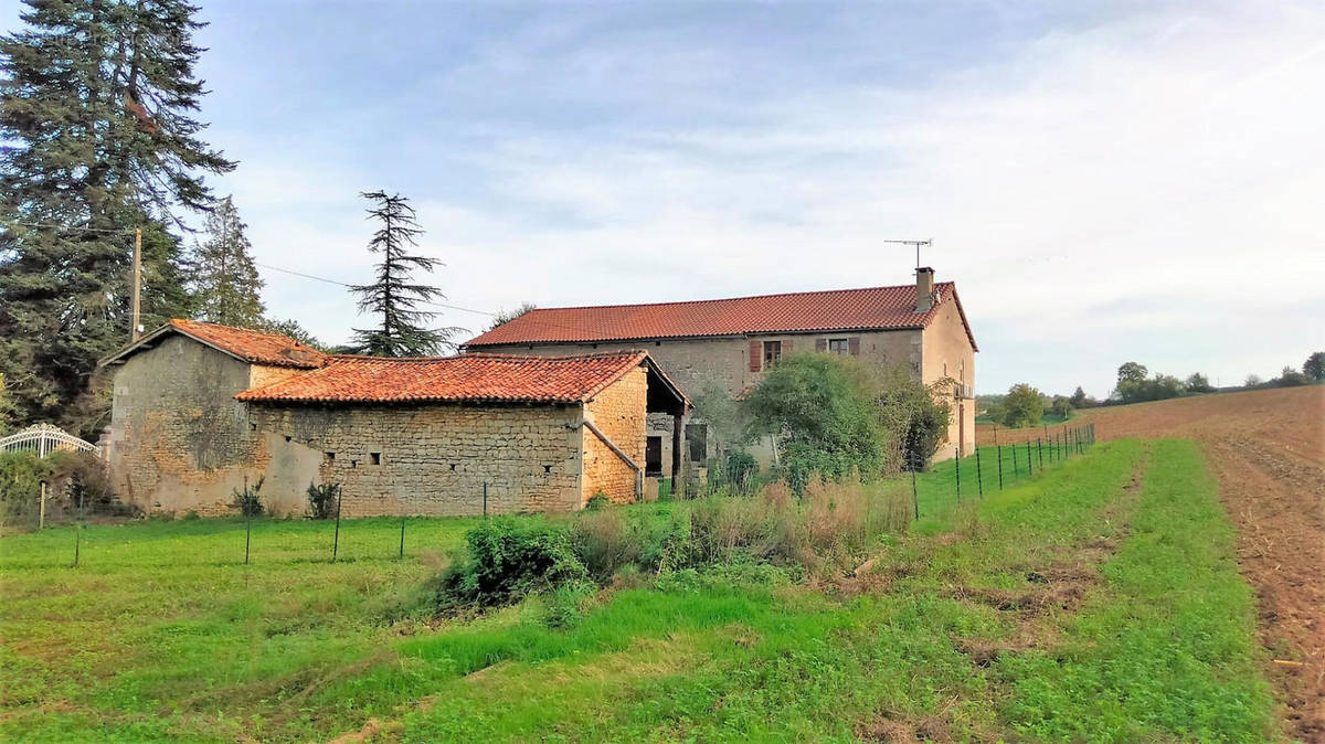 OVERVIEW - Maison à BEAULIEU-SUR-SONNETTE