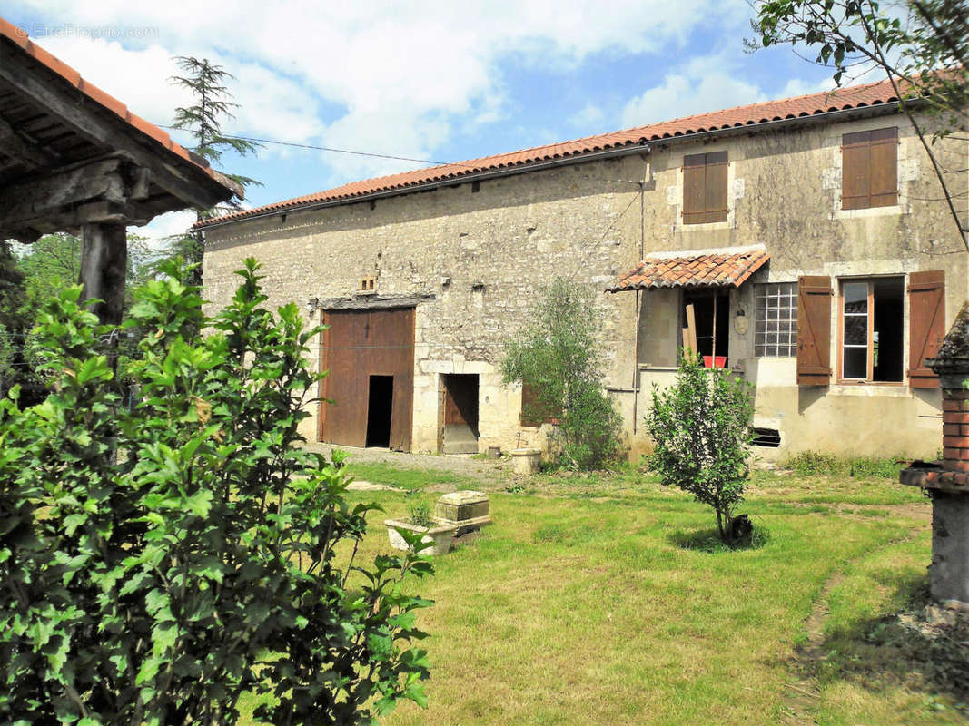 OVERVIEW - Maison à BEAULIEU-SUR-SONNETTE