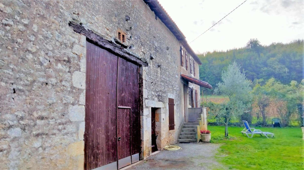 OVERVIEW - Maison à BEAULIEU-SUR-SONNETTE