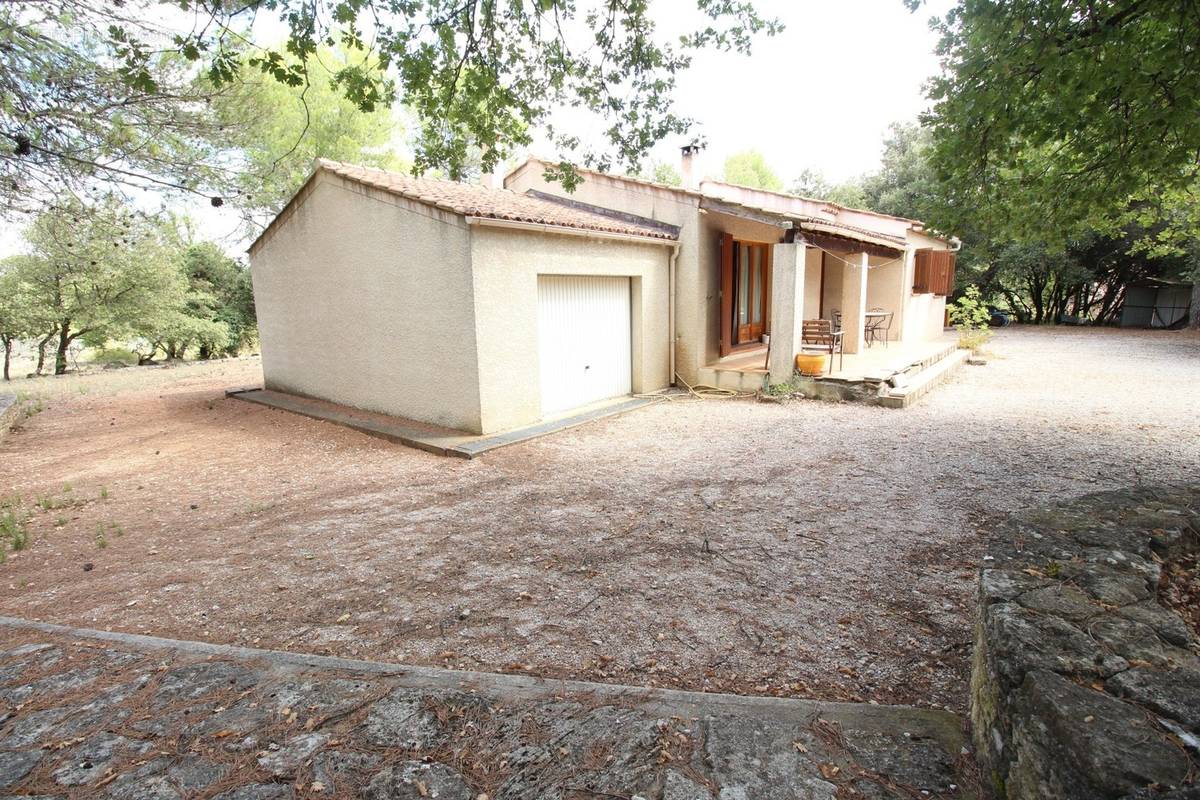 Maison à JOUQUES